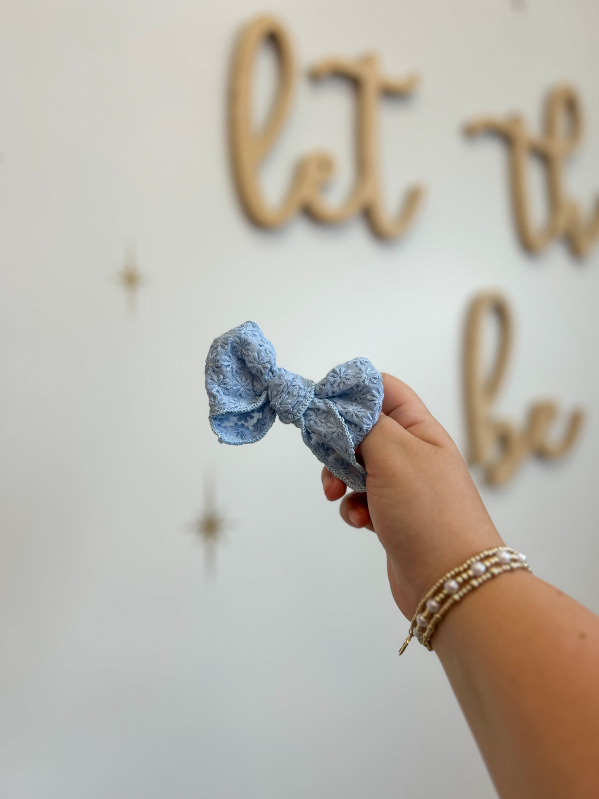 Dusty Blue Daisy Sailor Clip