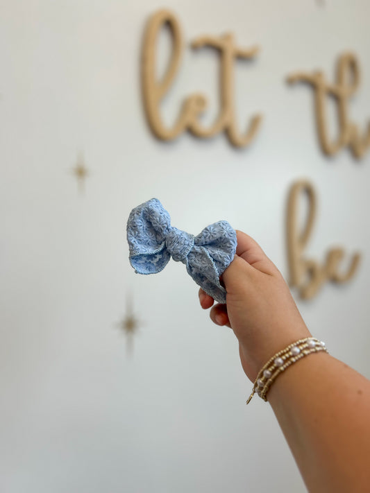 Dusty Blue Daisy Sailor Clip